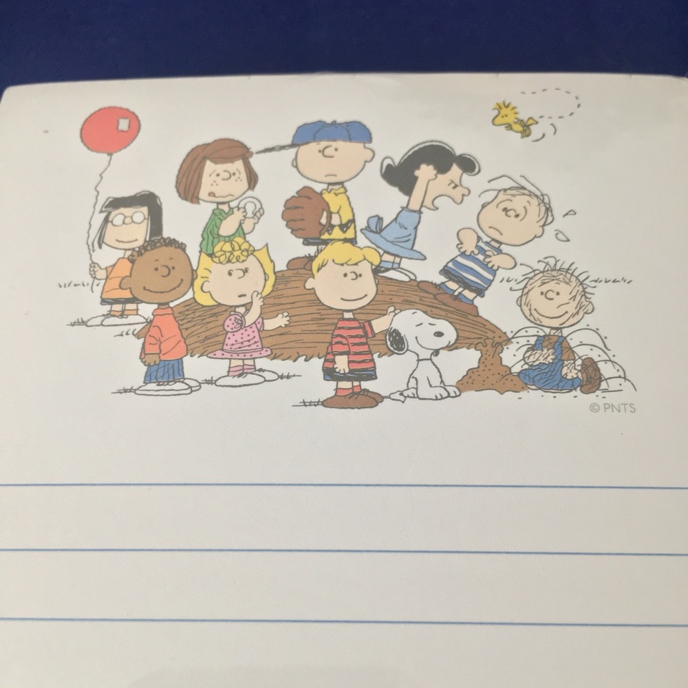 Peanuts Charlie Brown and Friends Magnetic Notepad - Picture 4 of 6